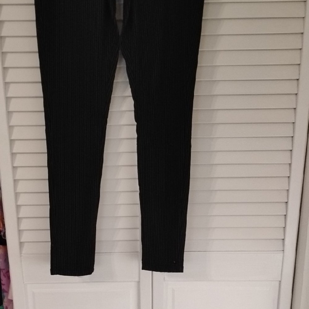 No Boundaries Black High-Rise Leggings - Picture 4 of 6